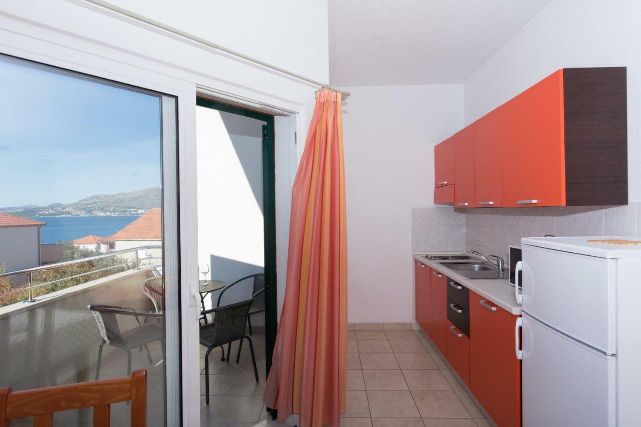 Apartments Fumija Trogir Exteriör bild