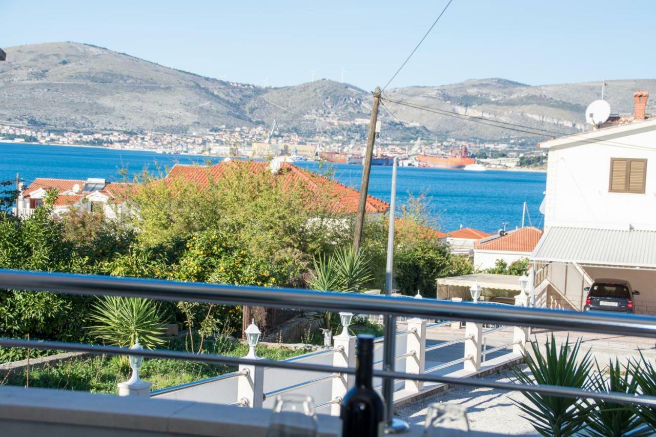 Apartments Fumija Trogir Exteriör bild
