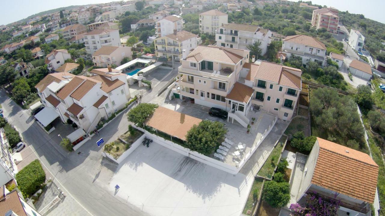 Apartments Fumija Trogir Exteriör bild