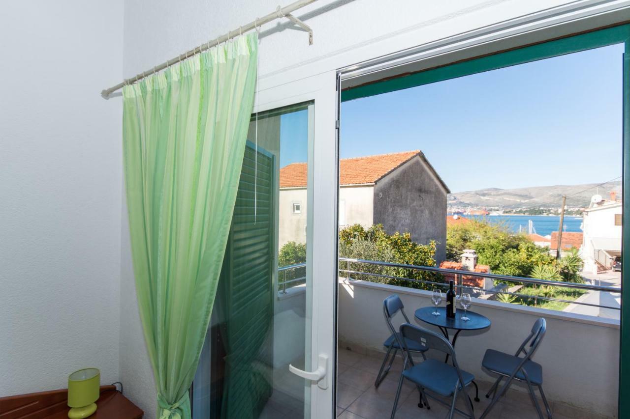 Apartments Fumija Trogir Exteriör bild