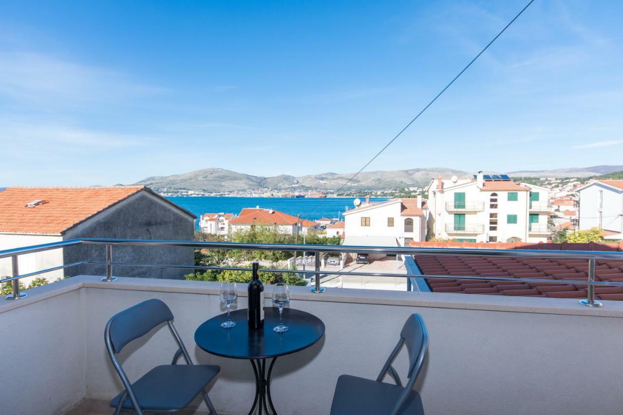 Apartments Fumija Trogir Exteriör bild