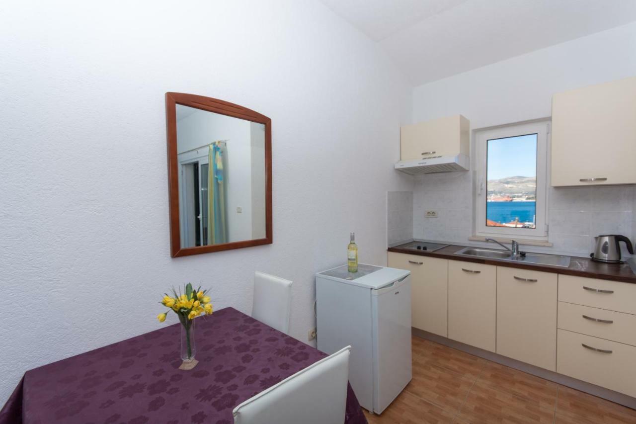 Apartments Fumija Trogir Exteriör bild
